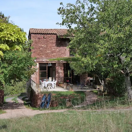 Domaine Des Pierres Rouges Vila